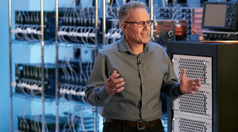 Глава подразделения чипов Apple Джони Сруджи сообщил сотрудникам, что не собирается уходить из компании «в ближайшее время» — Bloomberg