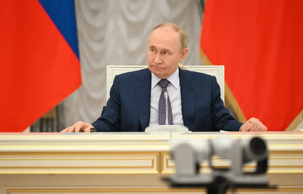 День 1412: Владимир Путин поручил правительству и ЦБ восстановить темпы экономического роста в 2026 году