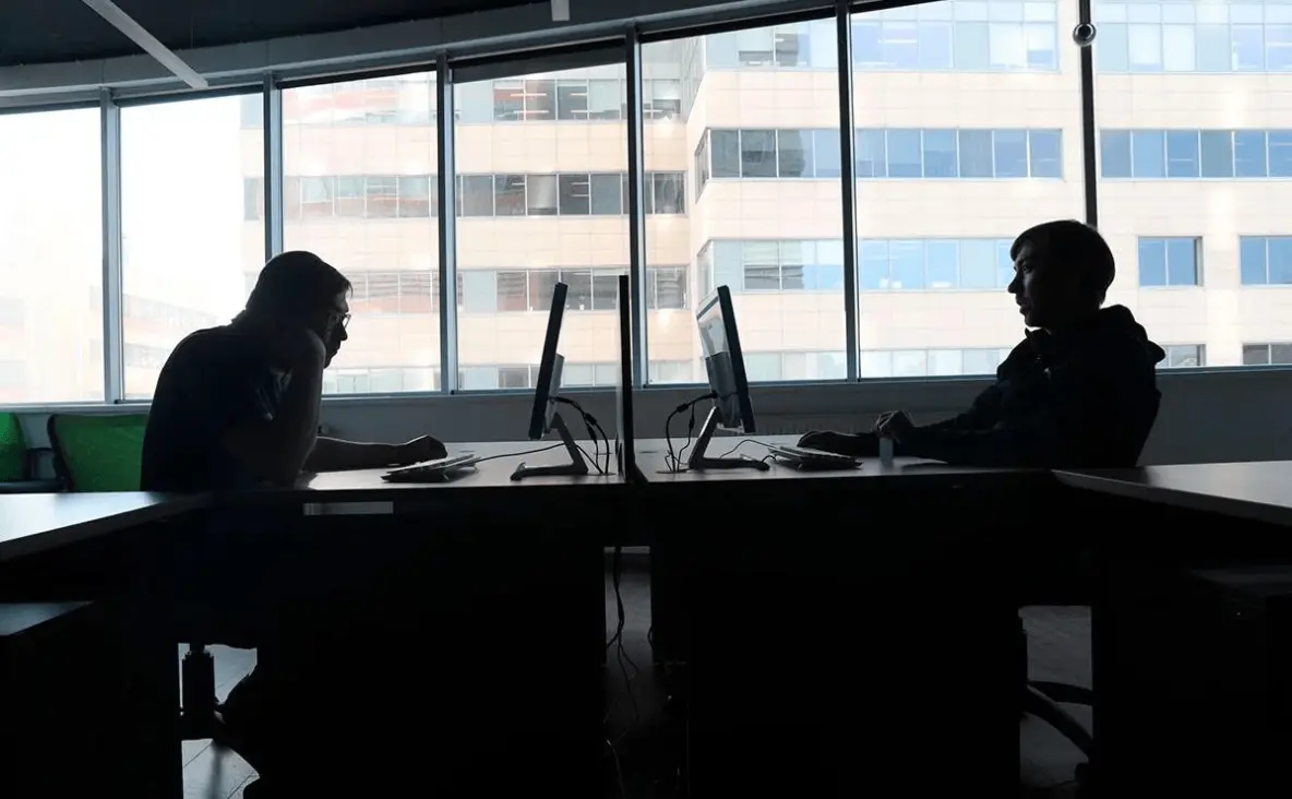 День 1472: число сокращений сотрудников в России в конце 2025 года выросло на 59%, до 32,6 тысячи