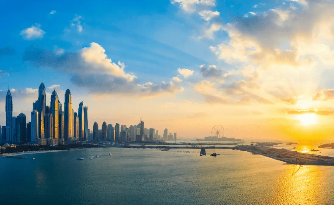 «Безупречная безопасность поставлена под сомнение»: СМИ — о репутации Дубая как туристического хаба и стабильного места для жизни на фоне конфликта на Ближнем Востоке