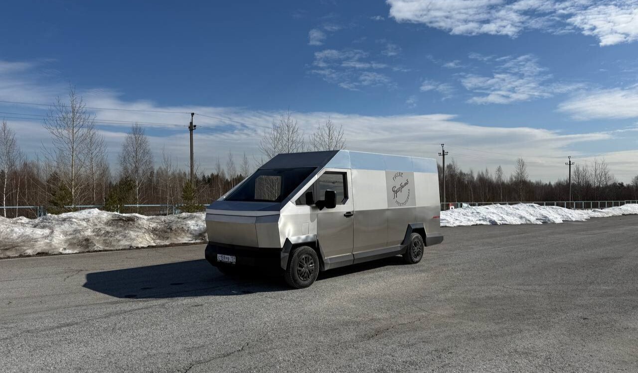 Российская компания «Руссо-Балтъ» начала «полноценные испытания» своего электрофургона в стиле Cybertruck на полигоне