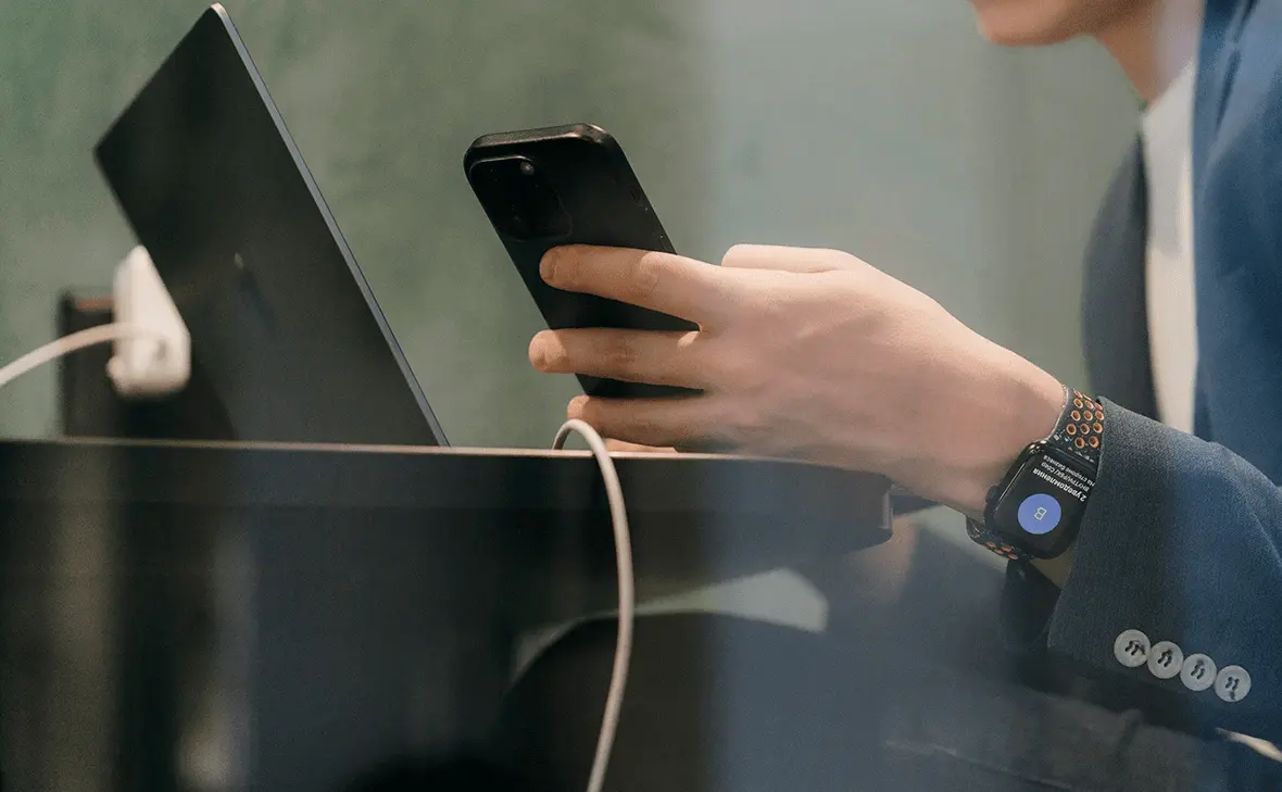 РБК: Минцифры разослало крупным ИТ-компаниям «методичку» по выявлению VPN на устройствах пользователей — и признало, что на iPhone эти возможности «существенно ограничены»