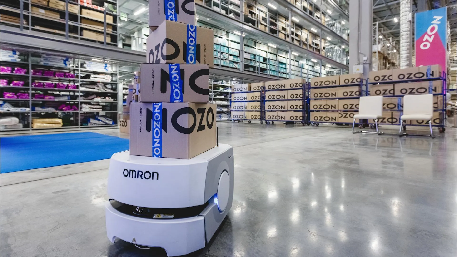 В компании Amazon работает порядка 750 000 роботов