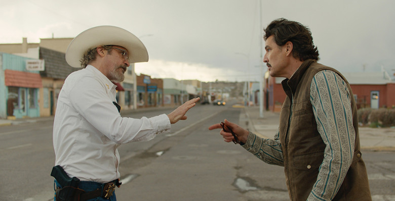 В прокат выходит фильм «Эддингтон» с Хоакином Фениксом