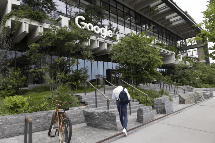 Google, McKinsey и другие крупные компании начали возвращаться к офлайн-собеседованиям из-за жульничества кандидатов с использованием ИИ — WSJ