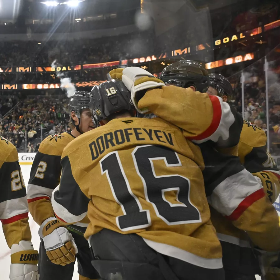 Россиянин первым оформил хет-трик в новом сезоне НХЛ